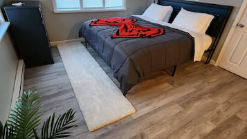 4 soverom, skrivebord, strykejern/-brett og wi-fi (inkludert)