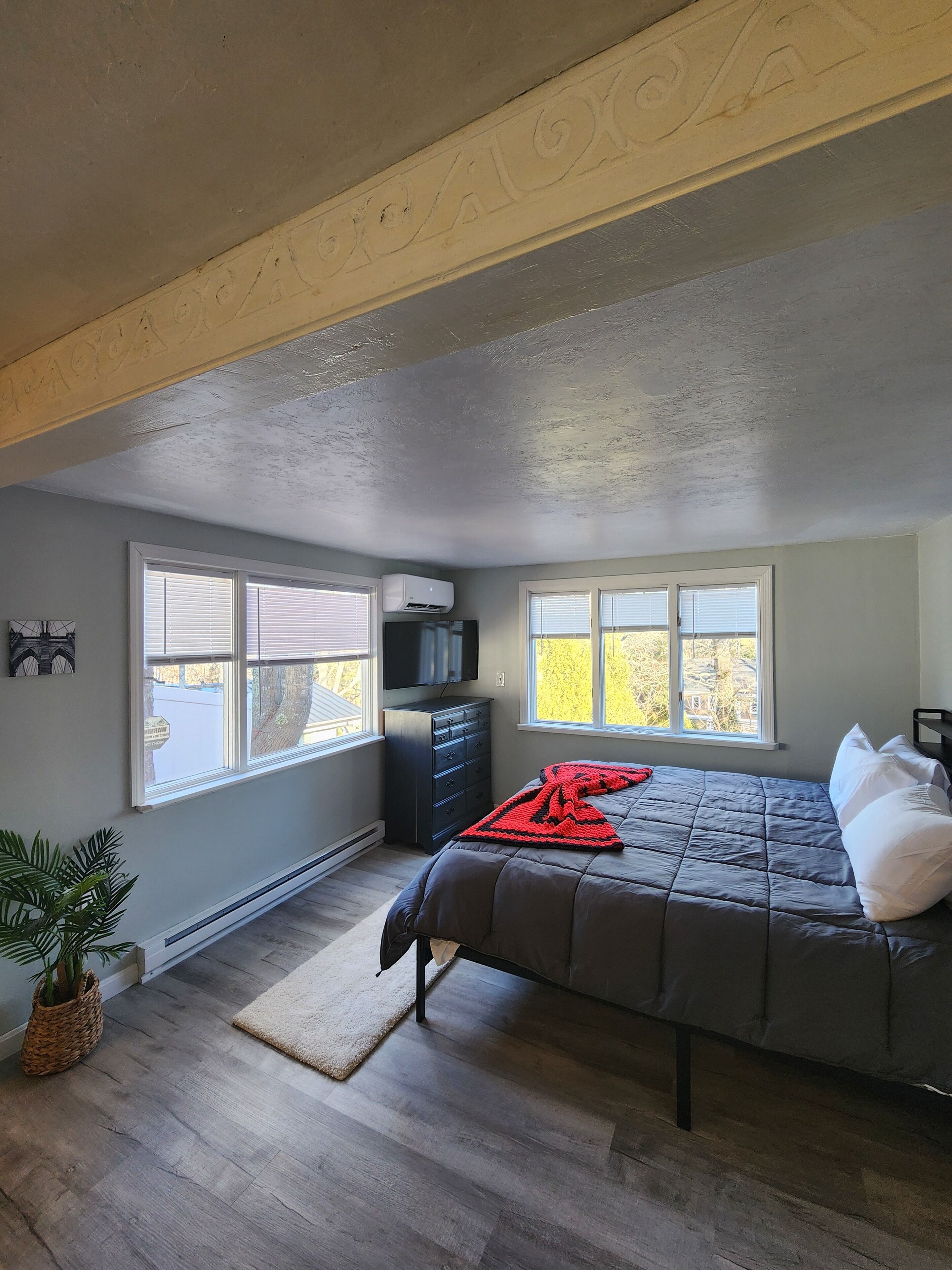 4 soverom, skrivebord, strykejern/-brett og wi-fi (inkludert)