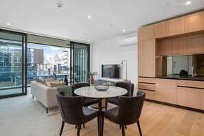 Interior - Wynyard Quarter Apartment with Aircon (Auckland)