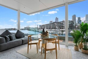 Dining - Sunny Viaduct Harbour apartment (Auckland)