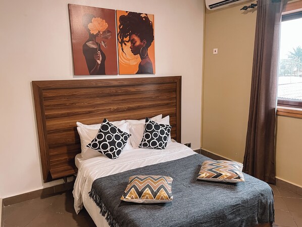 1 chambre, fer et planche à repasser, draps fournis