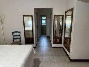 4 bedrooms, WiFi, bed sheets