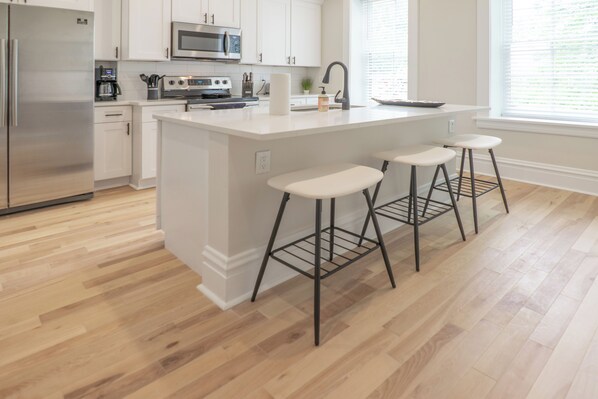 Private kitchen - Soulard Retreat-3 Connected Units Boasting 7BR/9BA/Fenced Courtyard (St. Louis)