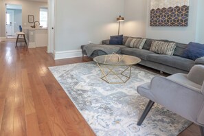 Living area - Soulard Retreat-3 Connected Units Boasting 7BR/9BA/Fenced Courtyard (St. Louis)