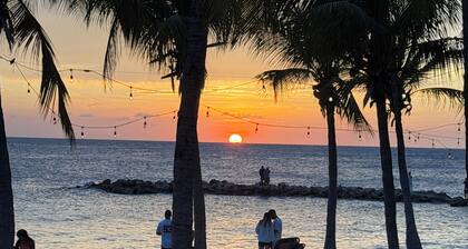 Luxury, Beachfront, Sea View, 2 BDR The Shore Blue Bay Beach and Golf Resort