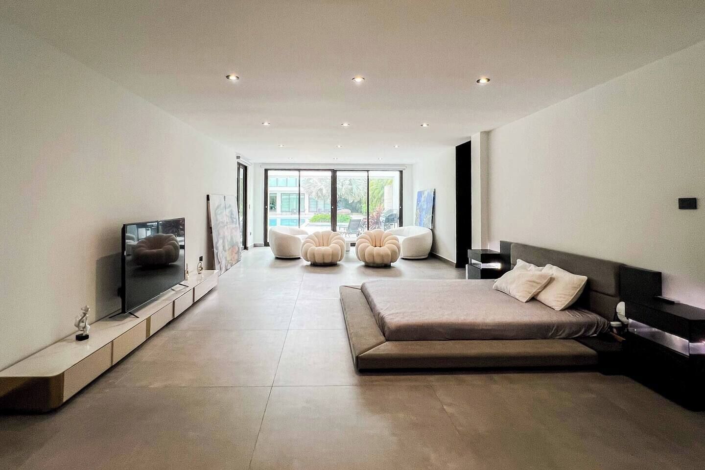 5 habitaciones y caja de seguridad en la habitación 