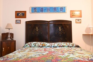 1 dormitorio y ropa de cama