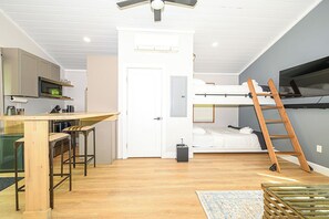 1 bedroom, iron/ironing board, free WiFi, bed sheets