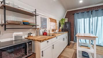 冰箱、微波炉、炉灶、茶具/咖啡用具