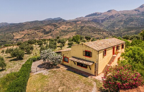 3 bedroom beautiful apartment in Collesano (PA)