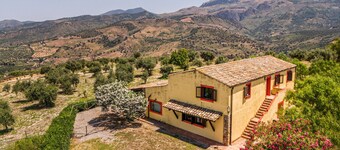 3 bedroom beautiful apartment in Collesano (PA)