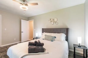 2 bedrooms, iron/ironing board, free WiFi, bed sheets