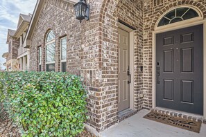 Exterior detail - NEW! Charming 1-bedroom apt near historic areas and hospitals in New Braunfels (New Braunfels)