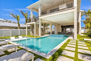 A heated pool - Dolce Vita: Amazing Rooftop Experience, Views, Pool, Spa by Anna Maria Life Vacation Rentals (Anna Maria)