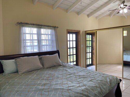 Charming 4 Bed/2 Bath House in Charlotte Amalie