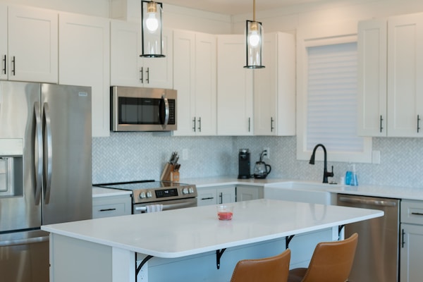 Refrigerador, microondas, horno, placa de cocina