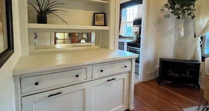Stylish 1BR condo in historic building- premium location in Nob Hill NW Alphabet