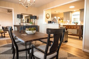 Dining - Spacious 5-bedroom farmhouse with country views in charming Prairie Grove (Prairie Grove)