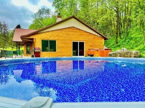Pool - Yellow River Lodge 6-bedroom cabin w/Pool &Hot Tub & Pool Table (Waterville)