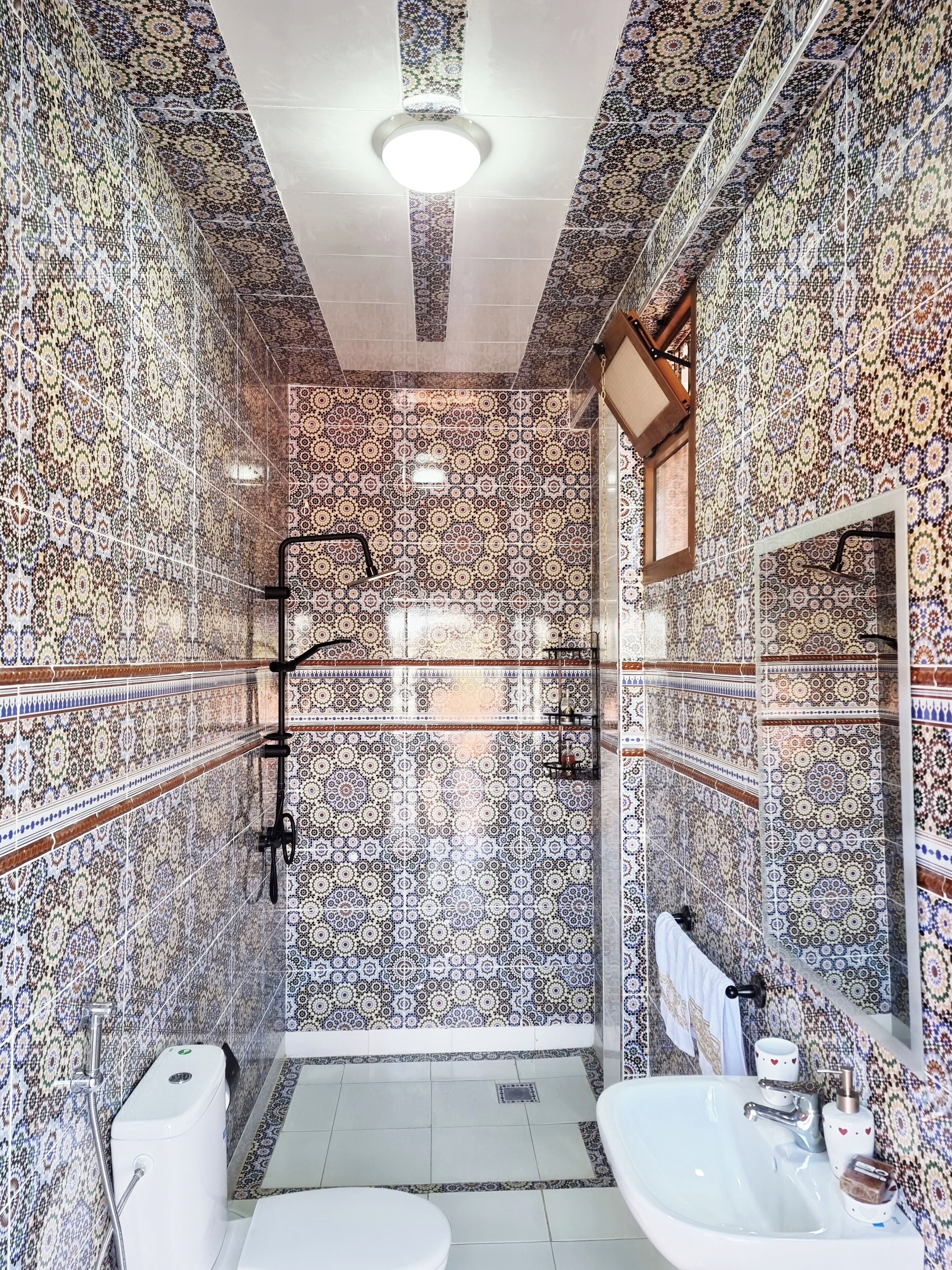 Superior Double or Twin Room, Mountain View | Bathroom | Shower, free toiletries, hair dryer, towels