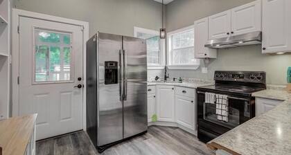 Charming Green Cottage in Shepherd, TX