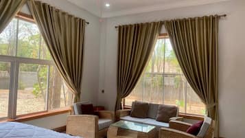 Quarto casal luxo, 1 quarto, vista para o jardim | Wi-Fi de cortesia