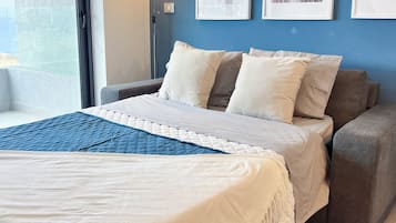1 slaapkamer, een strijkplank/strijkijzer, wifi, beddengoed
