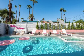 Piscine intérieure