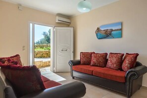 Fireplace - Ionian Blue - amazing 4-bedroom villa in Corfu (Corfu)