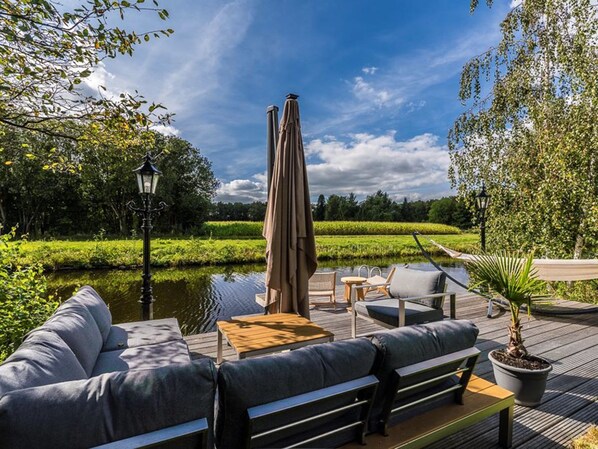 Terrace/patio - 6 pers. Veenhuis Comfort Plus by Interhome (Vlagtwedde)