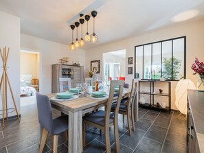 Dining - Vacation home Jaffe by Interhome (Saint-Sulpice-de-Royan)