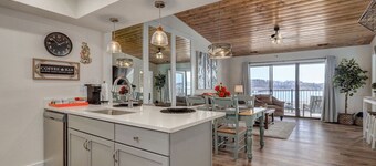 Lakeview Getaway at Kimberling Crossing