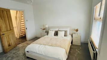 3 bedrooms, free WiFi, bed sheets
