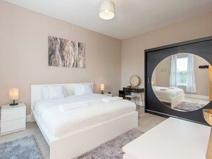 4 camere, Wi-Fi gratuito, lenzuola