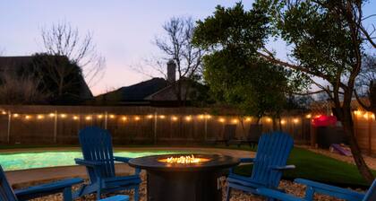 Pool+HotTub+Firepit+Grill+Billiards+MiniGolf+PS4