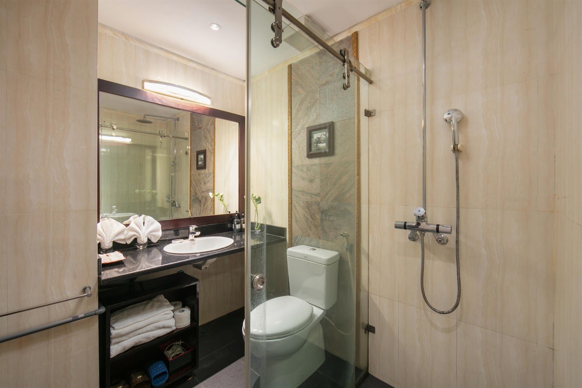 Photo - Hanoi Traveller House