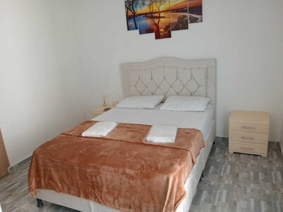 Beautiful Villavo apartment with an elegant, sober and modern family atmosphere.