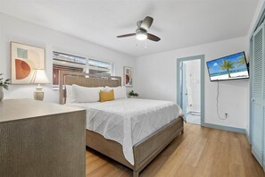 3 bedrooms, desk, iron/ironing board, free WiFi - Modern and Cozy 3BR Retreat in the Heart of Lake Worth Beach (Lake Worth Beach)