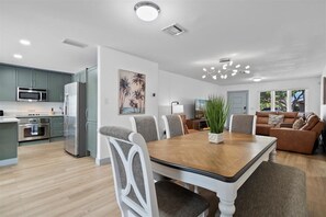 Interior - Modern and Cozy 3BR Retreat in the Heart of Lake Worth Beach (Lake Worth Beach)
