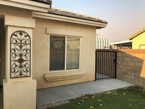 Exterior - Cozy 1-bedroom with AC and WiFi in charming Lancaster. (Lancaster)