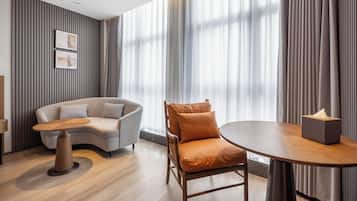 高級雙床房, 城市景觀 | 筆電工作空間、熨斗/熨衣板、免費無線上網