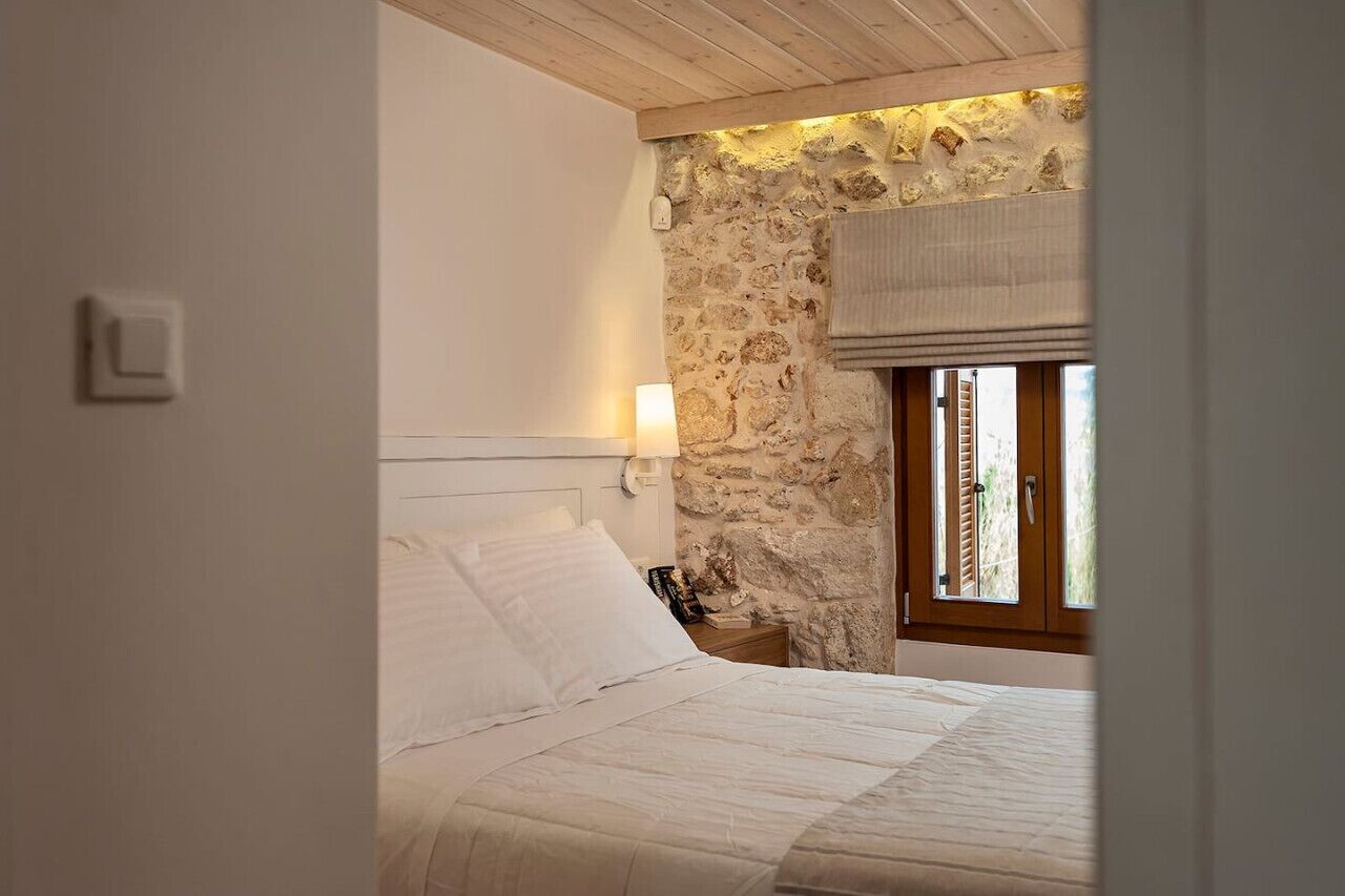 4 bedrooms, desk, iron/ironing board, free WiFi