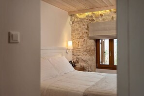 4 habitaciones, escritorio, tabla de planchar con plancha y wifi gratis 