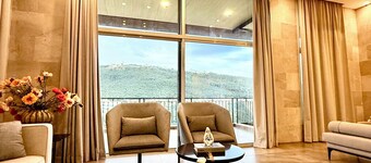 Luxe Mount Villa Partial SeaView