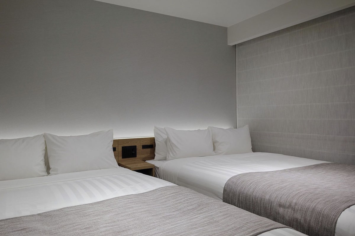 In-room safe, iron/ironing board, free WiFi, bed sheets