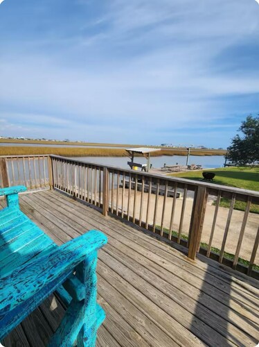 Peach House close to ICW & Sargent beach