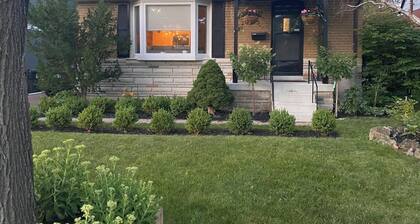 Entire Home in Toronto - 10 mins YYZ