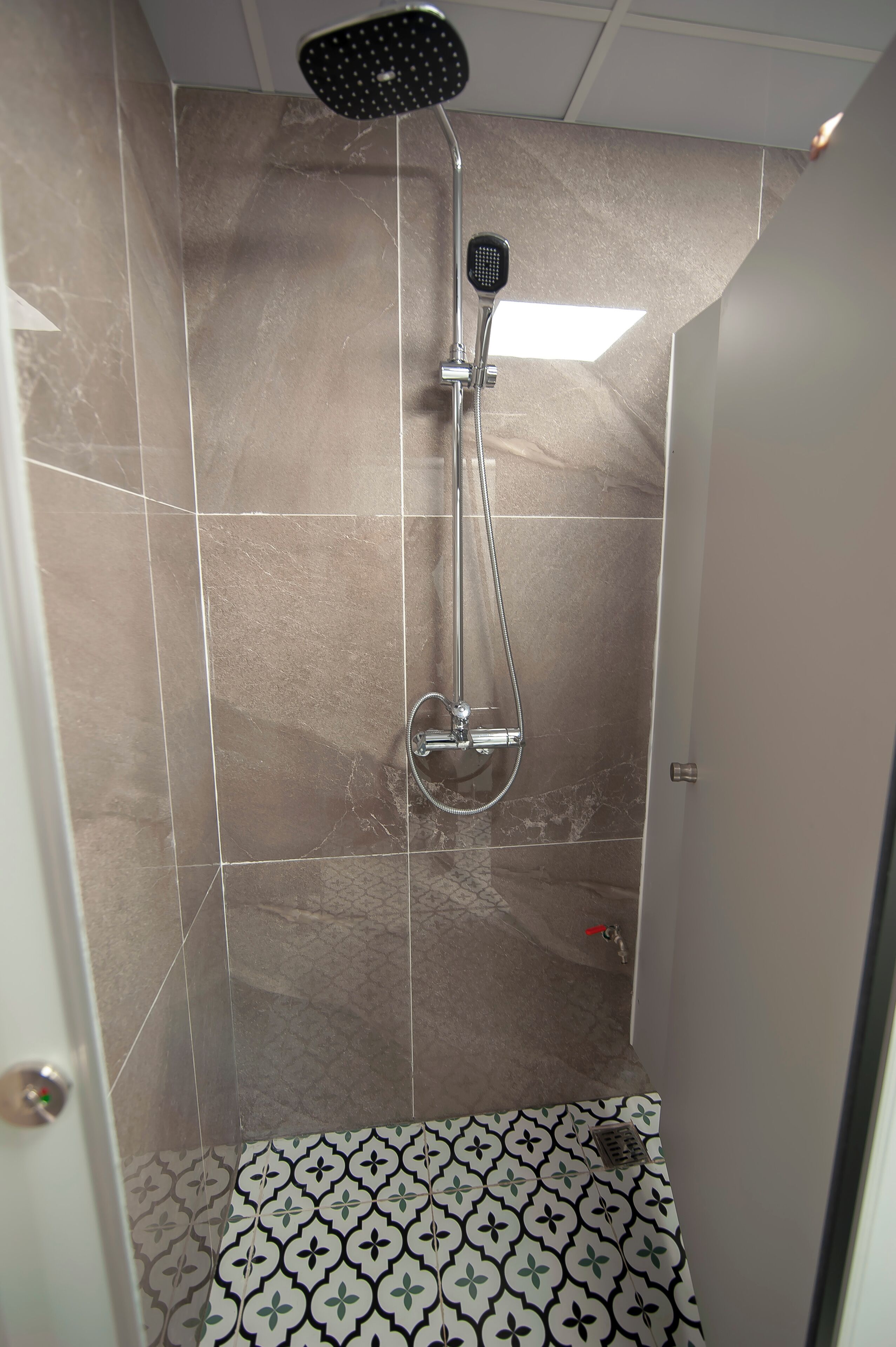 Shower, free toiletries, hair dryer, towels
