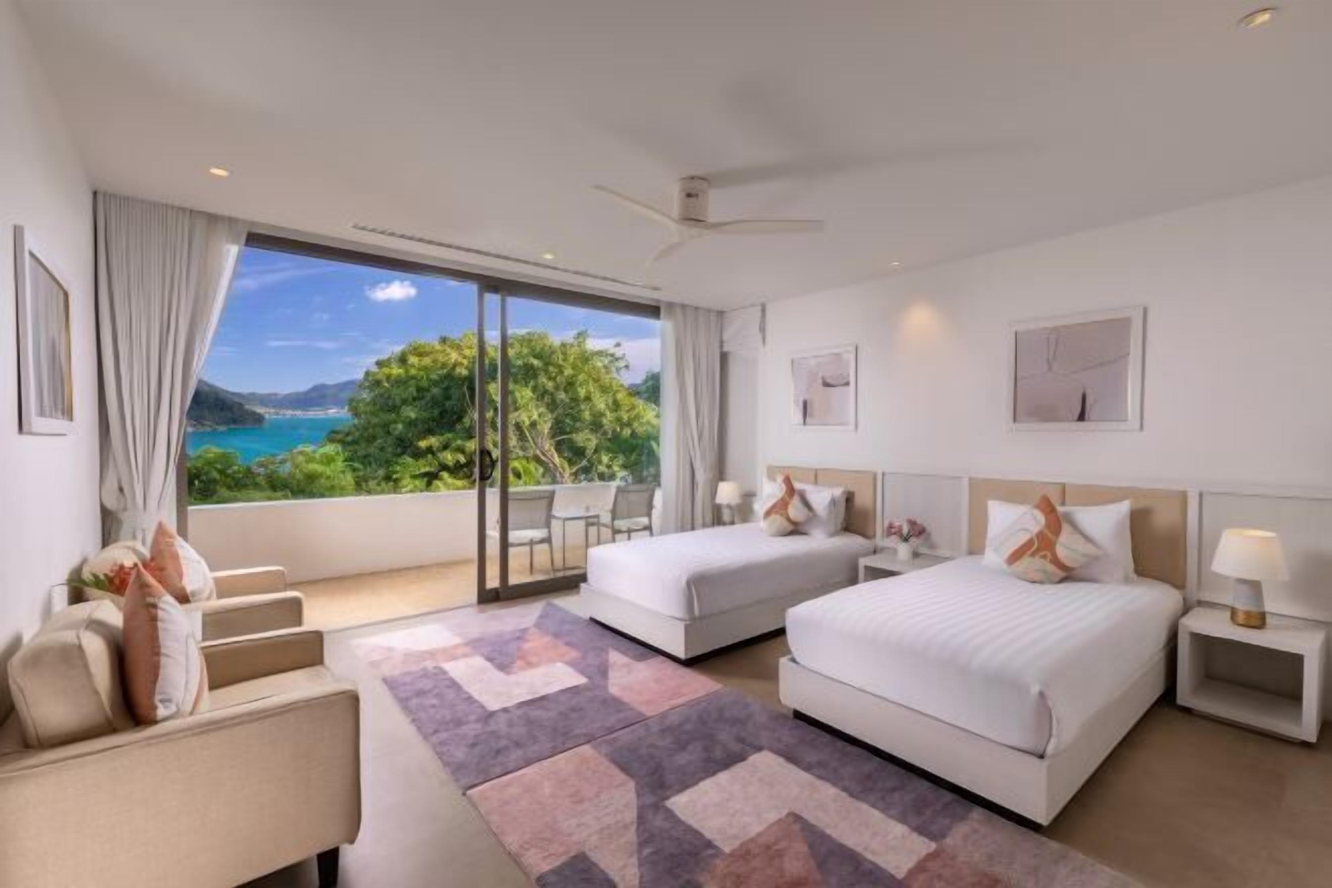 Safe på rommet, skrivebord og wi-fi (inkludert)