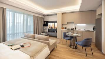 Deluxe Studio | 1 bedroom, down duvets, in-room safe, desk